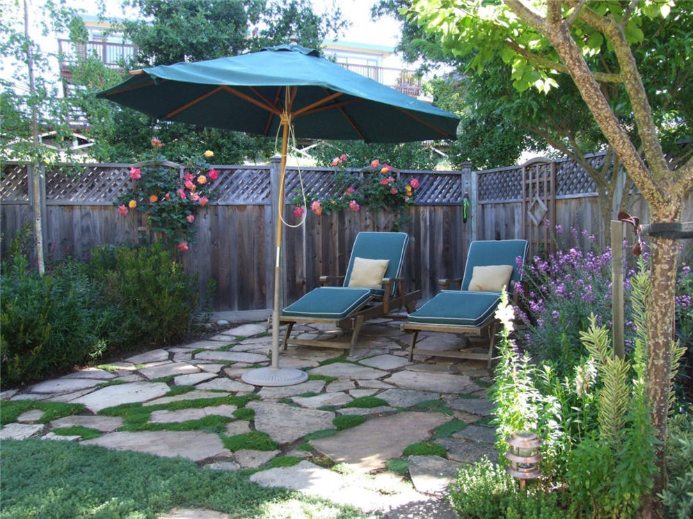 Small Patio with Pavers & Elfin Thyme