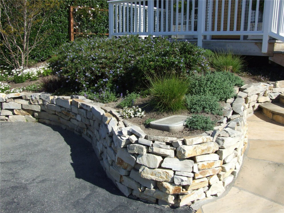 U-Shaped Stacked Stone Wall