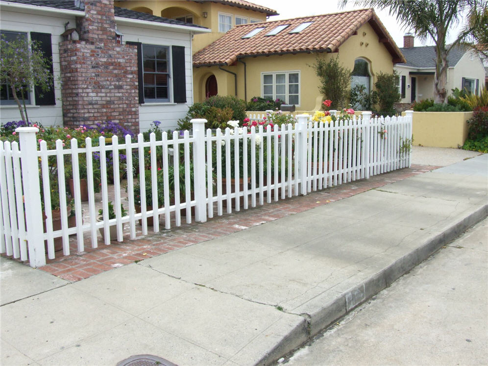 Simple Vinyl Fencing