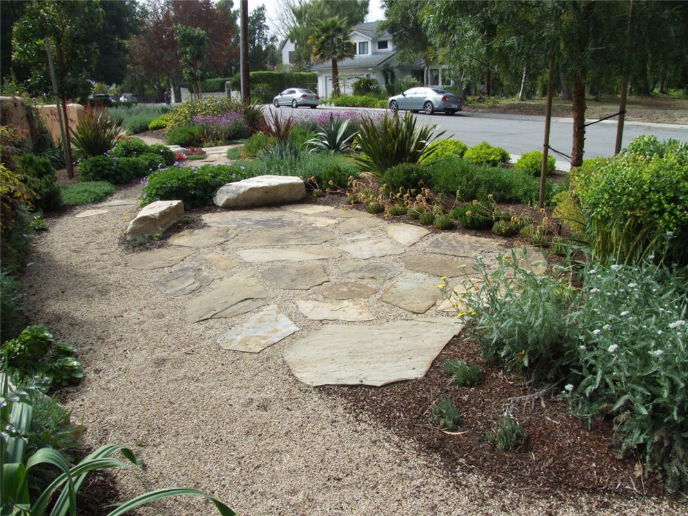 Sitting Area and Walkway