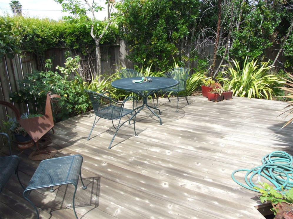 Private Garden Deck