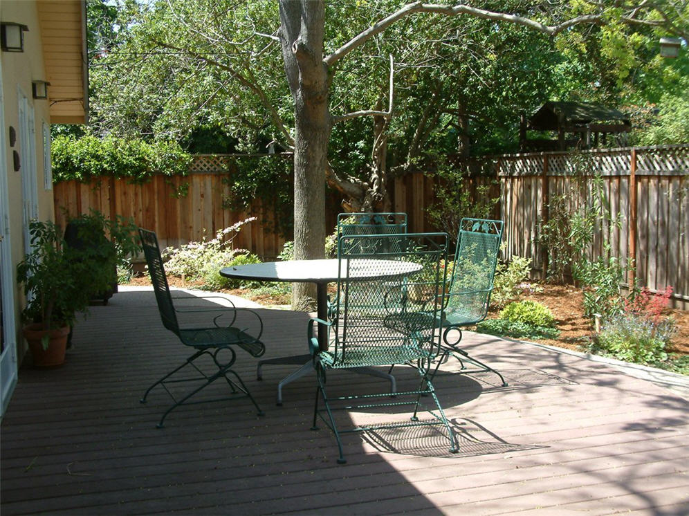 Shade Patio at Garden Edge